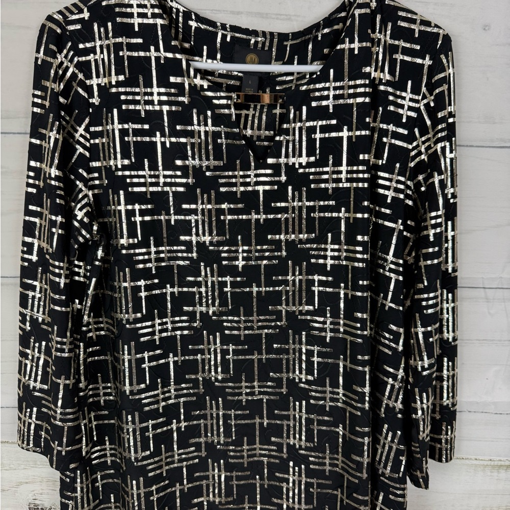 JM Collection Black and White Graphic Blouse